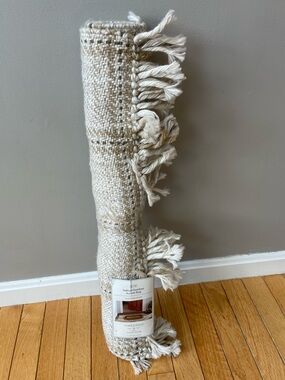 New Threshold Neutral Woven Indoor/Outdoor Accent Rug - Beige and Cream
